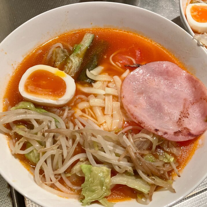 さっぱり！野菜たくさんトマトラーメン